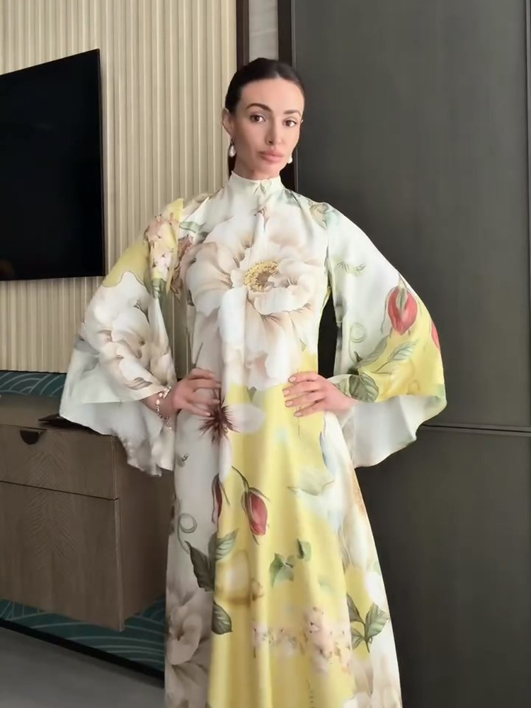 Robe longue ample en satin pour femme, imprimé floral rose, col rond, manches chauve-souris larges, fente latérale, style mode