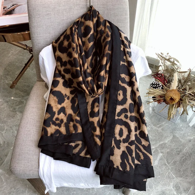 Design de mode Sexy léopard point gland Viscose châle écharpe de haute qualité foulard automne hiver Foulards musulman Hijab Sjaal