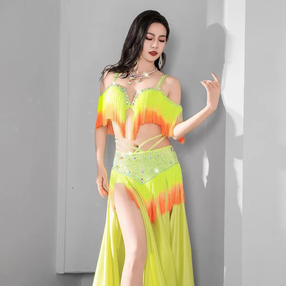 Costume de danse du ventre égyptien pour femmes, tenue orientale à franges, soutien-gorge perlé avec strass, ceinture, jupe Maxi, tenue de concours de danse de groupe