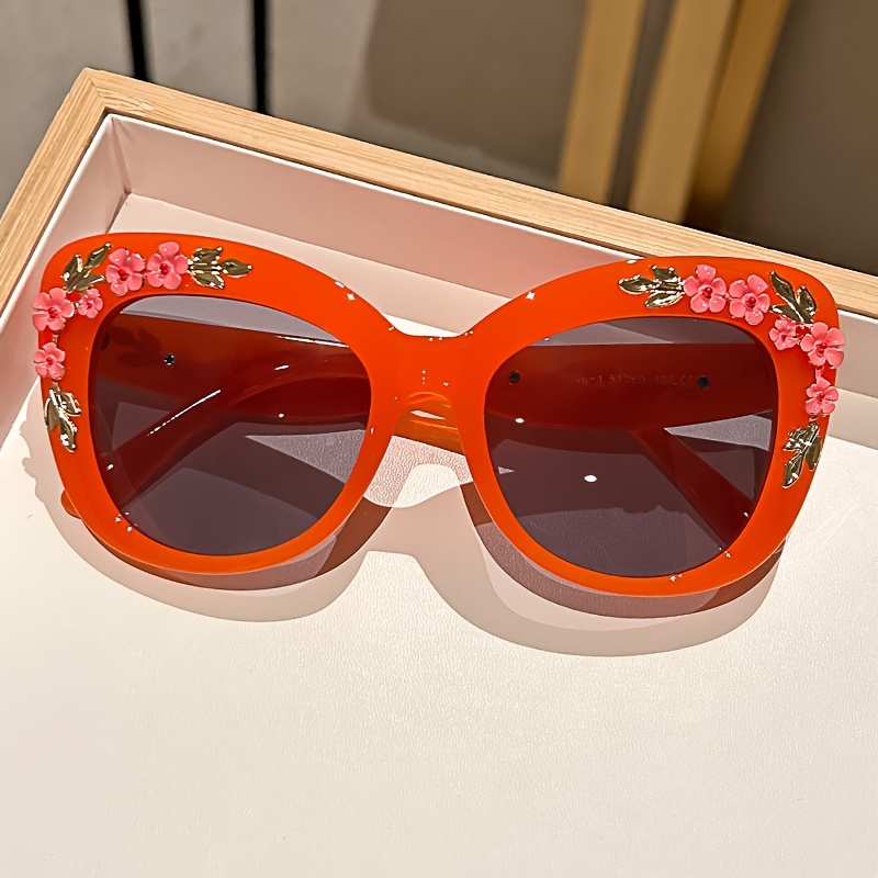Lunettes œil de chat élégantes pour femmes, Design camélia Floral, lentille PC antireflet, monture en plastique, lunettes de plage à la mode, 1 pièce