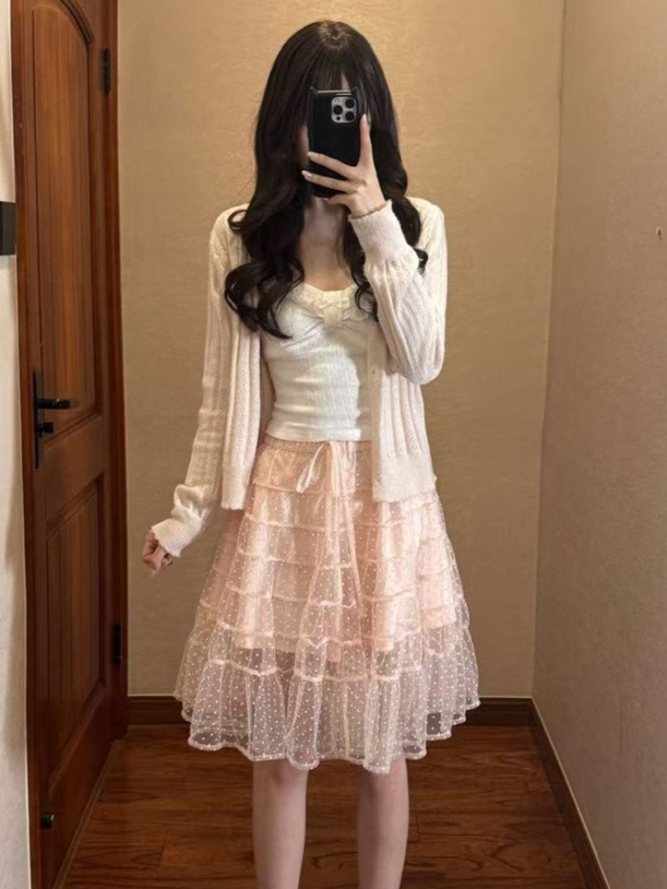 Ensemble 3 pièces mode coréenne pour femme : Cardigan en maille blanc à coupe ajustée avec nœud en dentelle et manches longues à volants, débardeur et jupe courte rose Kawaii