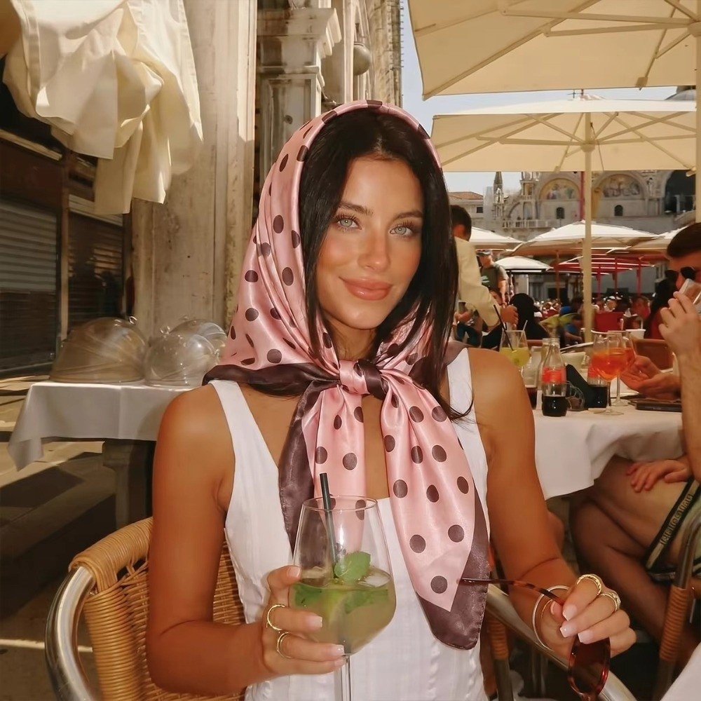Écharpe carrée en soie satinée à pois 90 cm, foulard de luxe, hijab à motif de points, écharpe en soie pour femmes