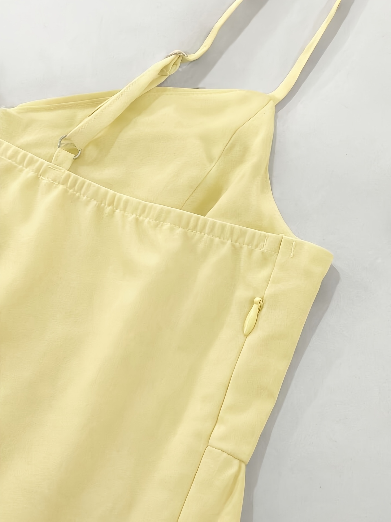 Robe élégante vintage pour femme, col en V, sans manches, ornée de fleurs, à volants superposés, mini-jupe pour les vacances à la plage