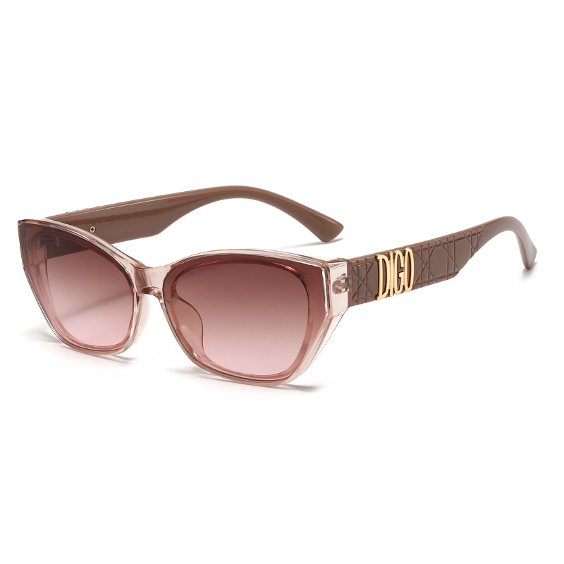 Lunettes carrées de mode de style vintage européen et américain avec sangles à monture décorative. Convient à un usage quotidien, aux photos de rue