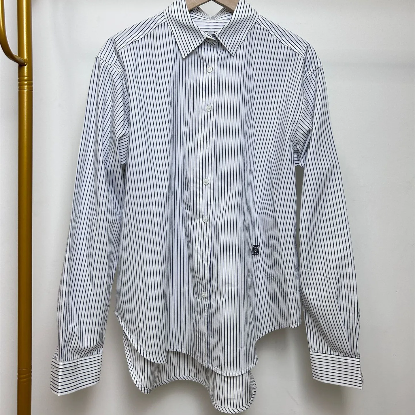 Chemise pour femme, coupe classique, brodée sur le devant, courte devant et longue derrière, polyvalente, ample, col rabattu