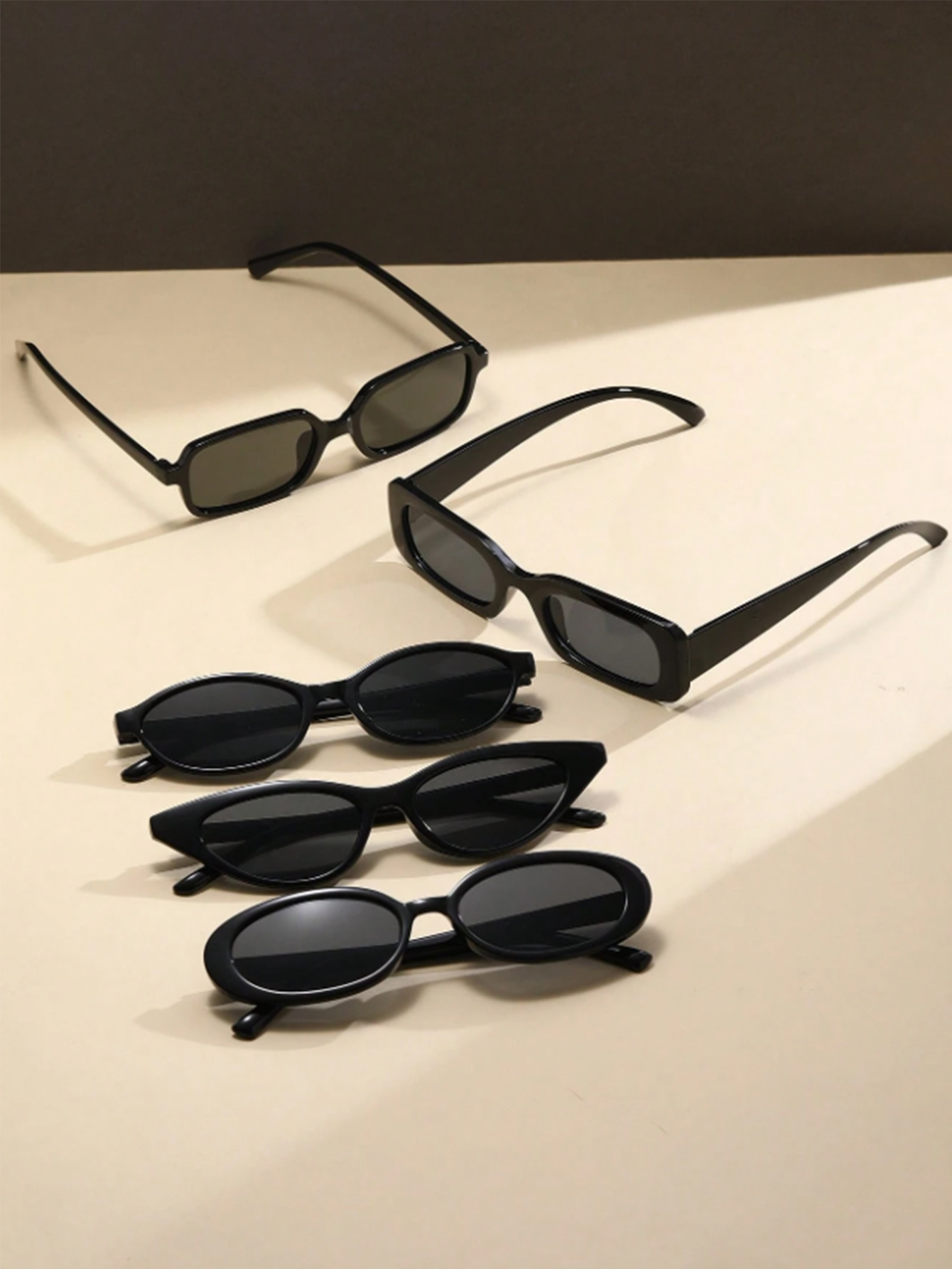 Ensemble de 5 lunettes de soleil classiques entièrement noires, multi-styles, accessoires de mode décontractés et simples, couleur unie, adaptées à un usage quotidien