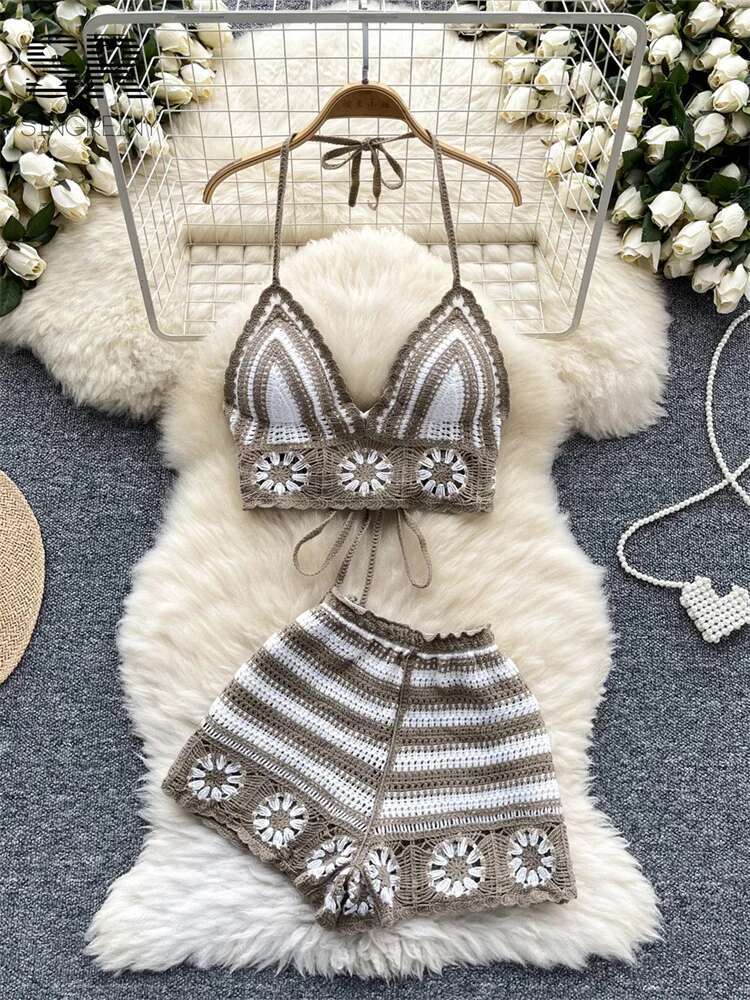 Costume 2 pièces en tricot pour femmes, haut court, col licou, sans manches, à lacets + short à taille élastique, crochet fleur creuse, ensemble 2 pièces