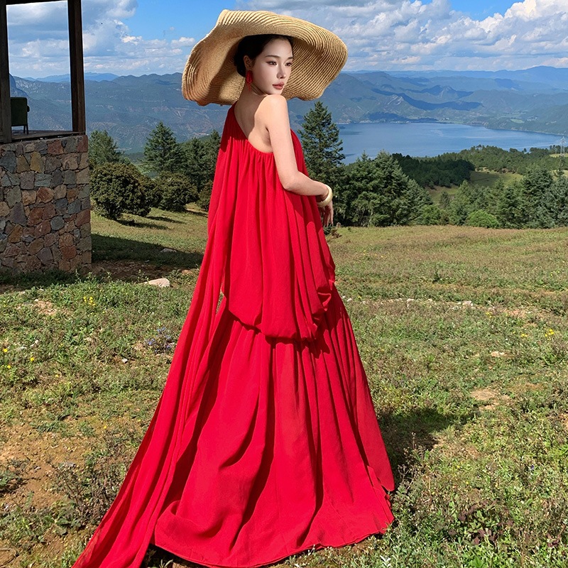Robe élégante rouge plissée en mousseline à épaules dénudées avec traîne, style artistique vintage, longueur midi, pour mariage, vacances, tenue de plage