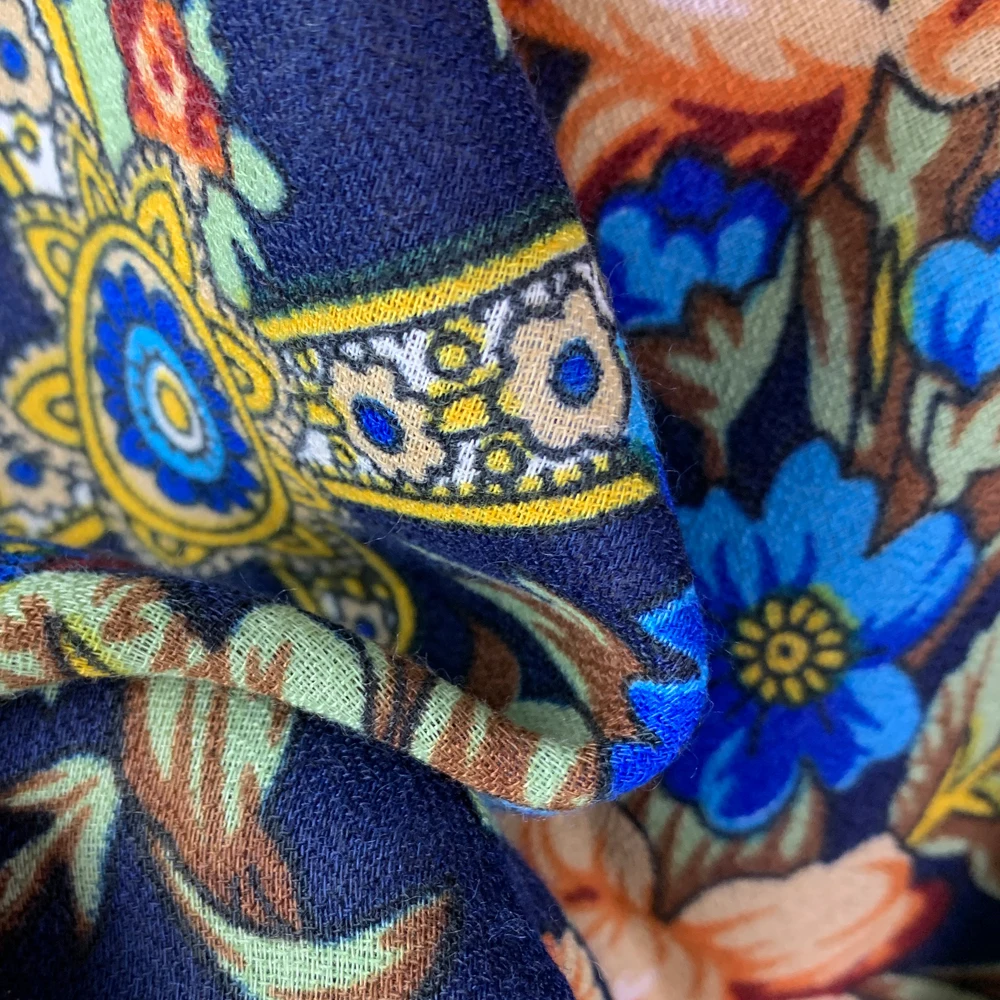 Foulard carré russe respirant et fin 130*130cm pour femme, imprimé floral de luxe, ethnique rétro, bandana, châle, étole de plage