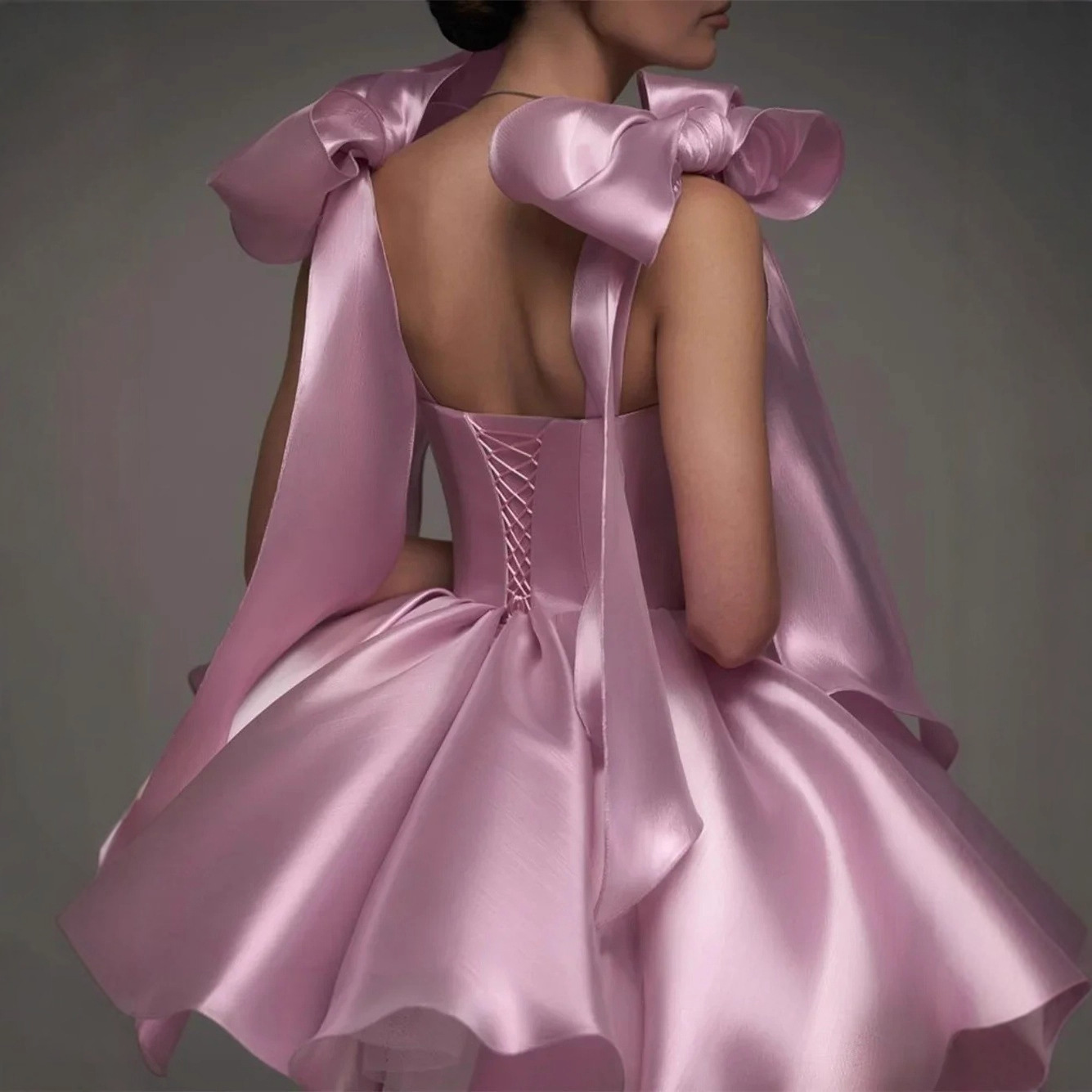 Robe de soirée élégante pour femme, mini-robe trapèze en satin à bretelles fines avec nœud, pour fêtes et banquets, style mondaine