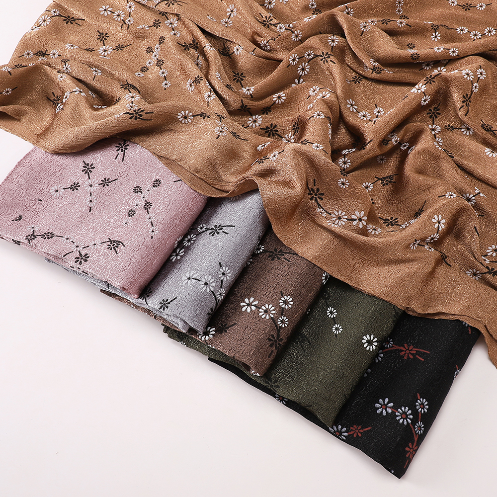 Hijab en satin pailleté de qualité supérieure, imprimé rétro de feuilles et de fleurs, écharpe respirante et soyeuse, couvre-chef islamique pour femmes, châle élégant.