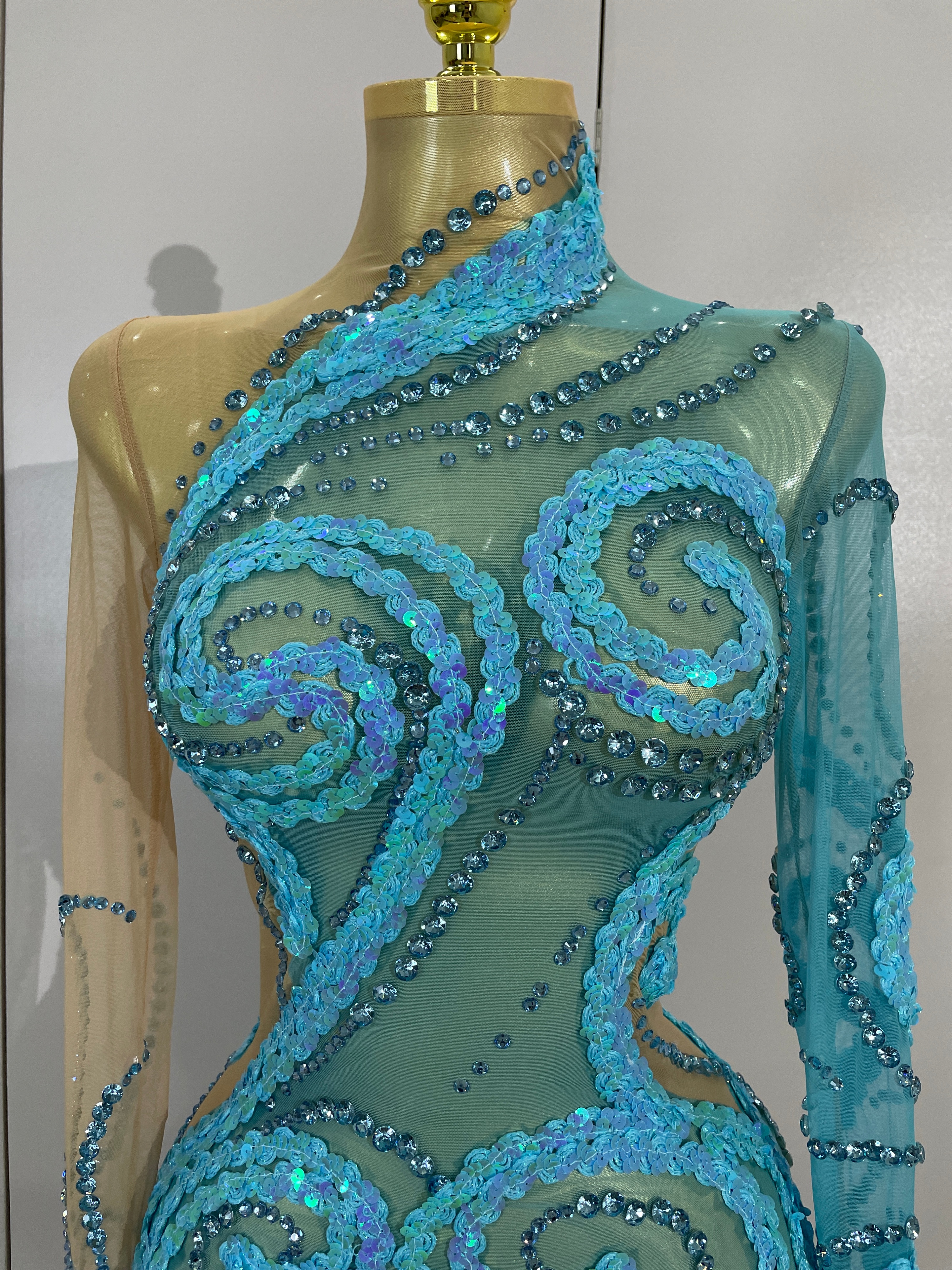Robe de soirée pour femme, tenue de club, robe de fête d'anniversaire, vêtements pour séance photo, strass, paillettes, maille transparente, manches longues, mini-robe de scène