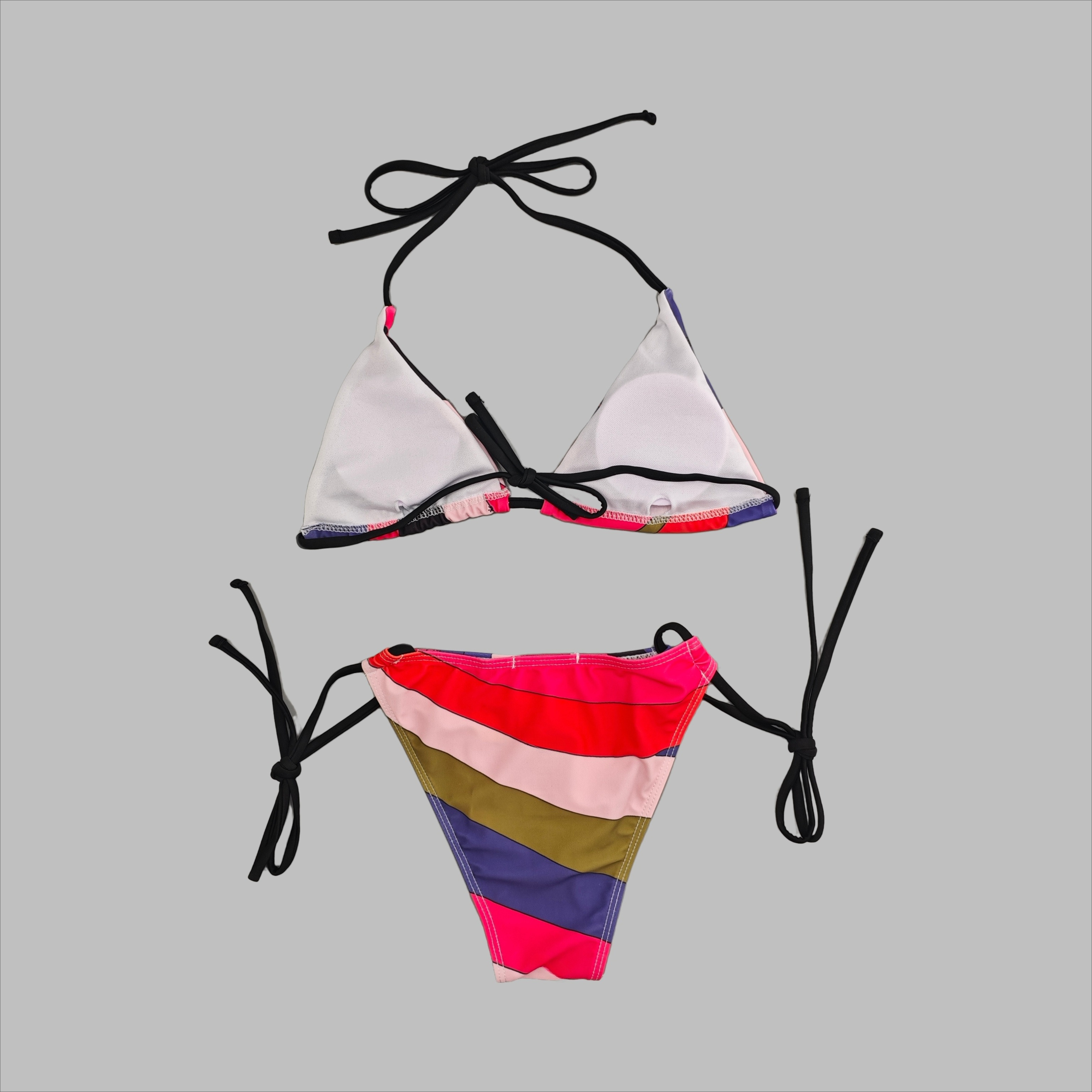 Ensemble de bikini rouge pour femme, design tendance 2026, avec logo signature, marque de luxe, vêtements de plage pour femme