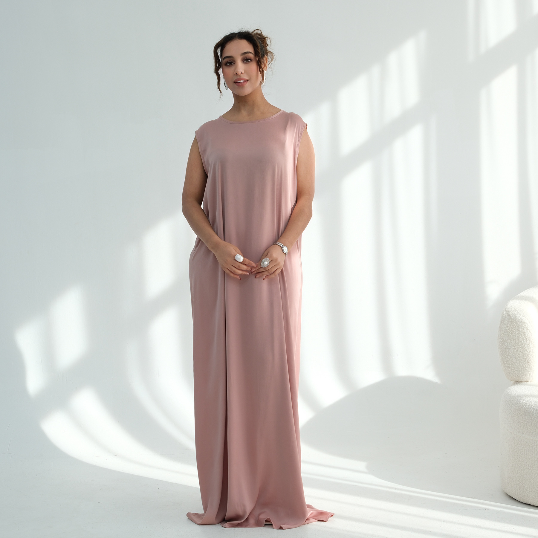 Robe longue sans manches pour femme, col rond, couleur unie, style basique, maxi, pour le bureau, printemps-été 2026