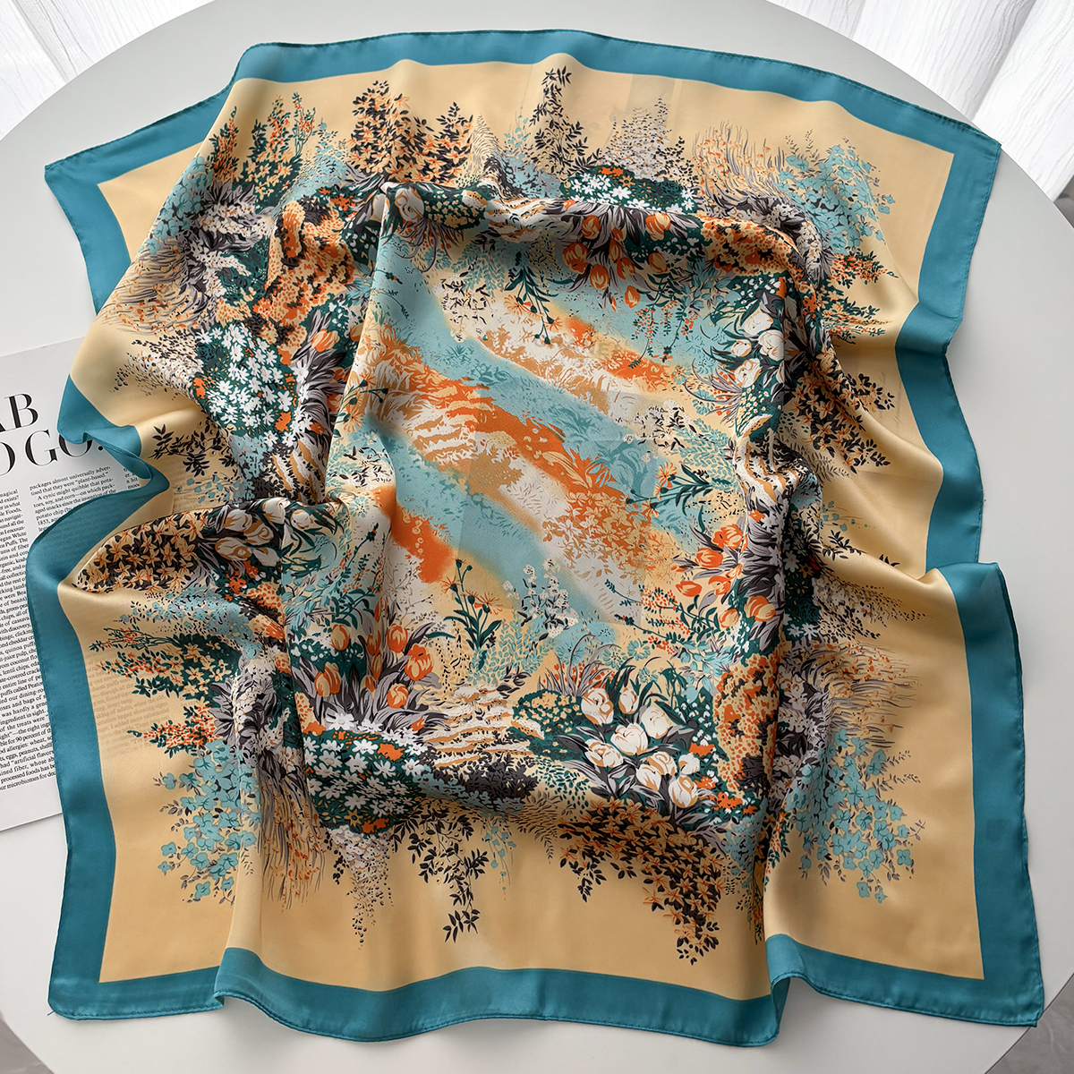 Marque de luxe 2025 chaîne impression carré foulard en soie pour les femmes Hijab bandes de cheveux 70cm foulard femme Satin châle ruban bandeau