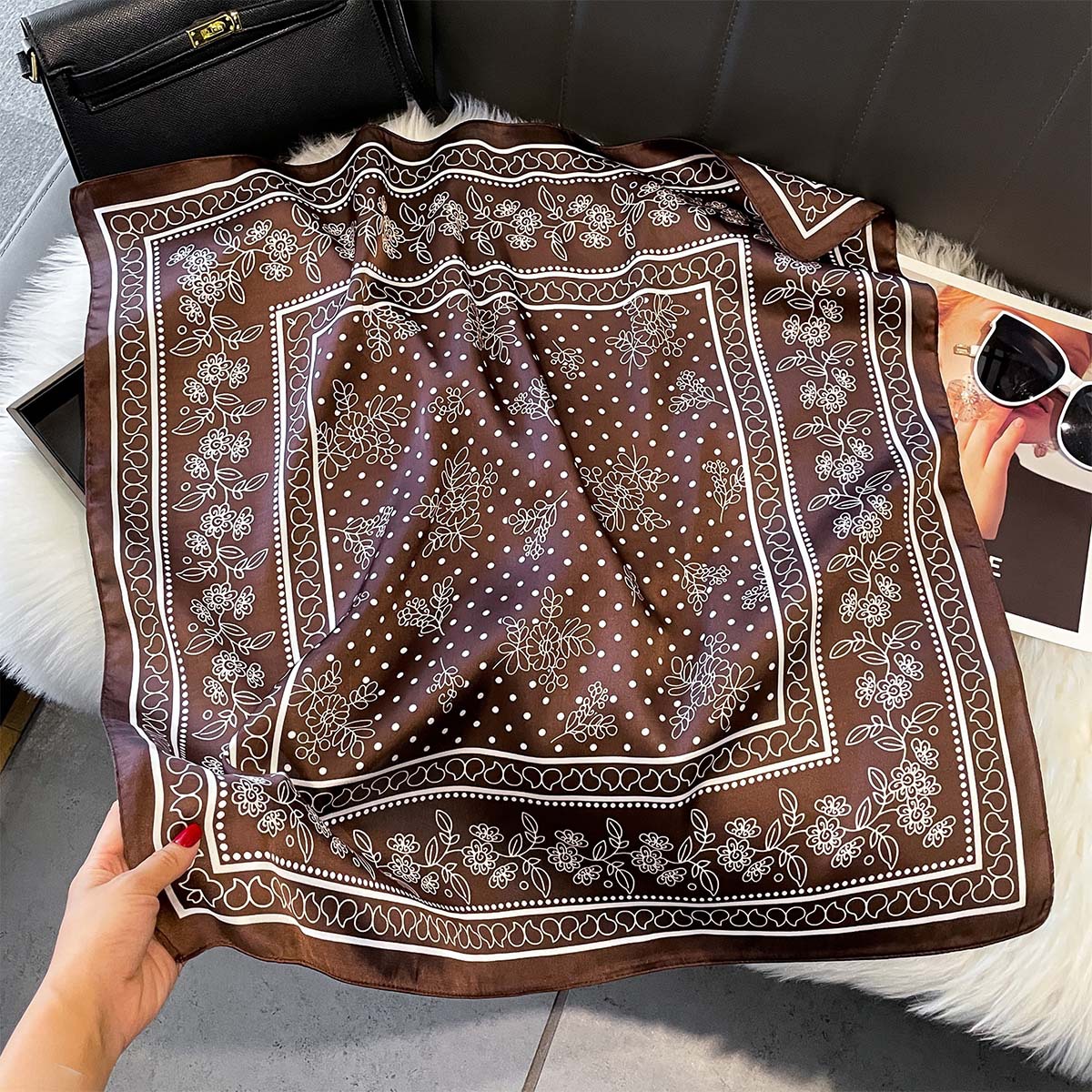 Foulard carré en soie imprimé Paisley pour femmes, décoration de foulard, cravate au cou, Hijab, enveloppes féminines, foulard de tête doux, nouvelle collection 2026