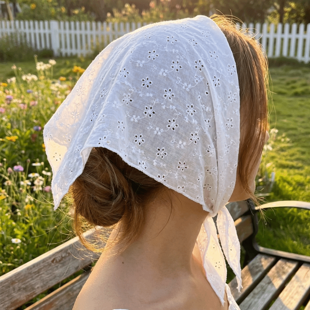 Écharpe triangulaire élégante de couleur unie, style rétro, avec motif floral en tissu, design doux, foulard pour femme, tendance mode