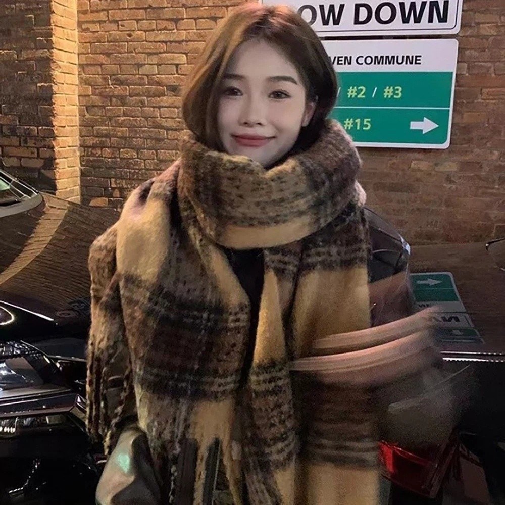 Écharpe en laine mohair à carreaux rétro, écharpe en cachemire épaisse pour l'hiver, écharpe longue à franges, châle chaud pour fille