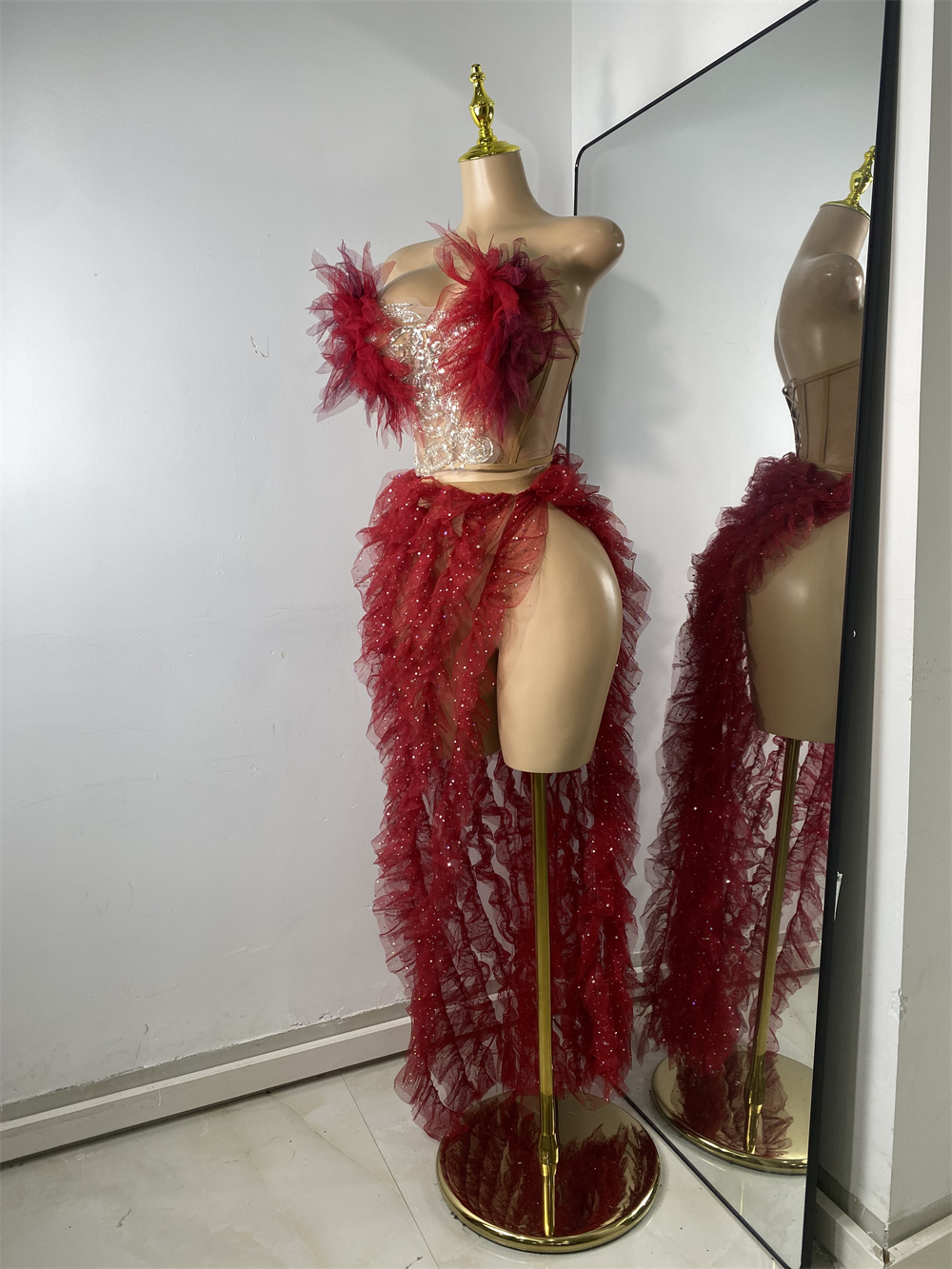Ensemble deux pièces Sexy sans bretelles à volants pour femmes, robe longue à fente haute, nouvelle mode tendance, discothèque, fête d'anniversaire, tenue de scène
