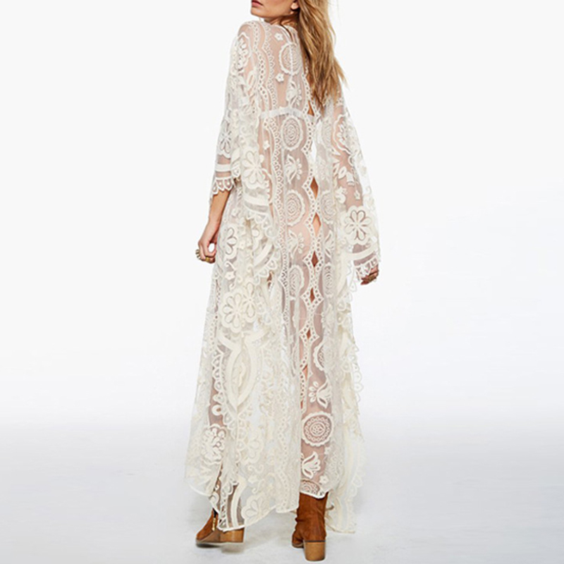 Robe longue blanche ample à col en V et manches chauve-souris pour femme, style bohème, brodée de dentelle ajourée, idéale comme robe de plage ou cache-maillot.
