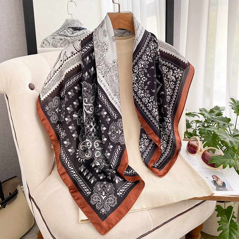Nouvelle Arrivée 2026 – Foulard de Luxe Imprimé 90 cm, Motif Floral Rétro, Carré, pour Femmes