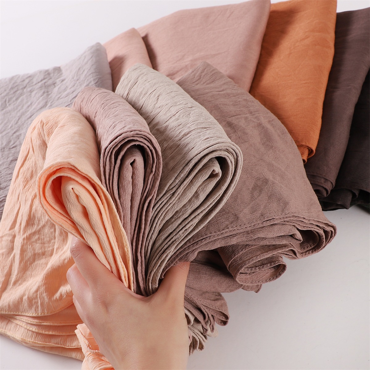 Foulard Long froissé pour femmes, couleur unie, protection solaire froissé, châle doux, en Viscose, châles enveloppants, nouvelle collection été
