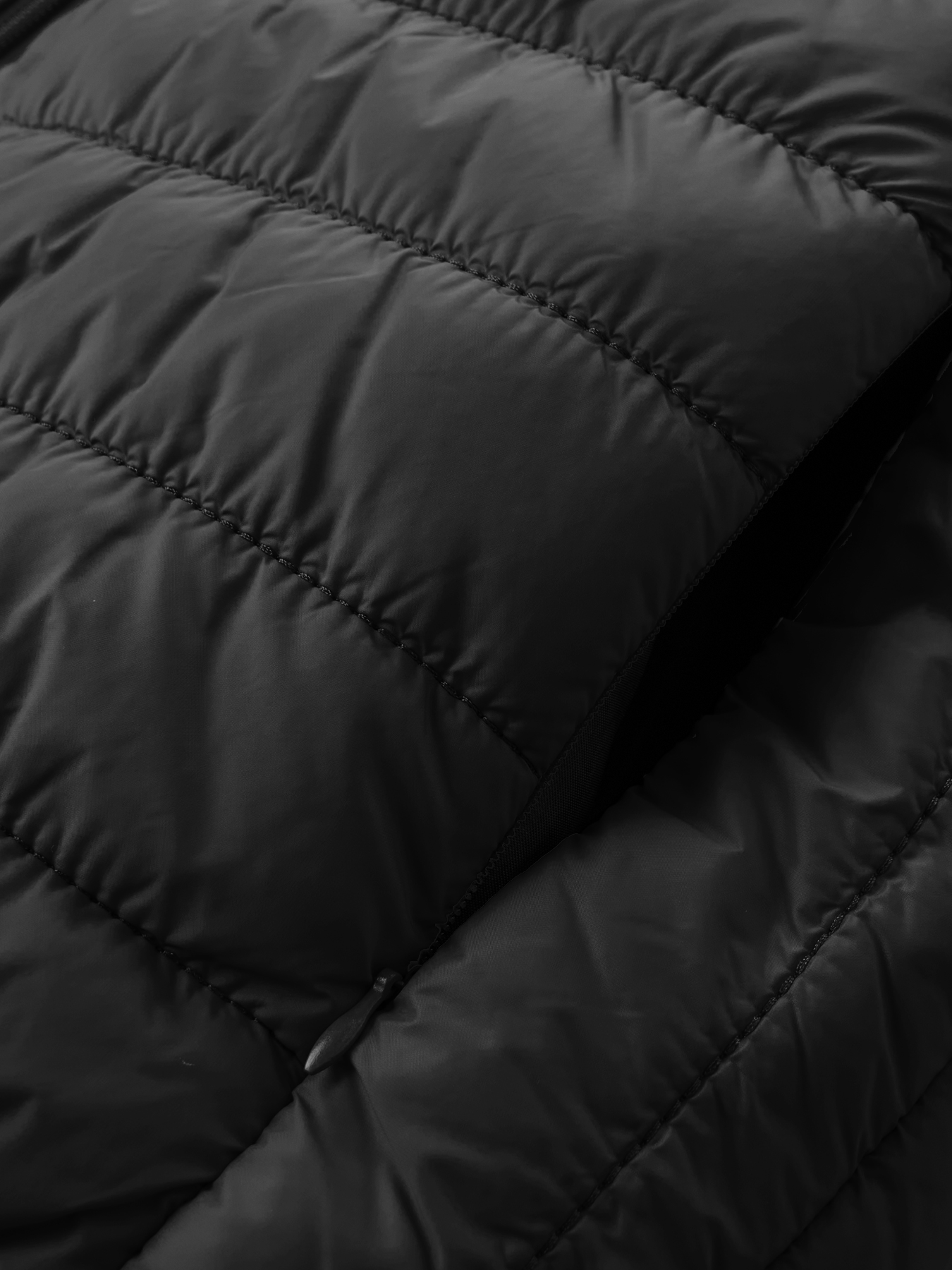 Veste d'hiver légère et décontractée en coton pour hommes, adaptée aux sports de plein air, coupe-vent et chaude, manteau en coton simple à capuche de couleur unie pour hommes