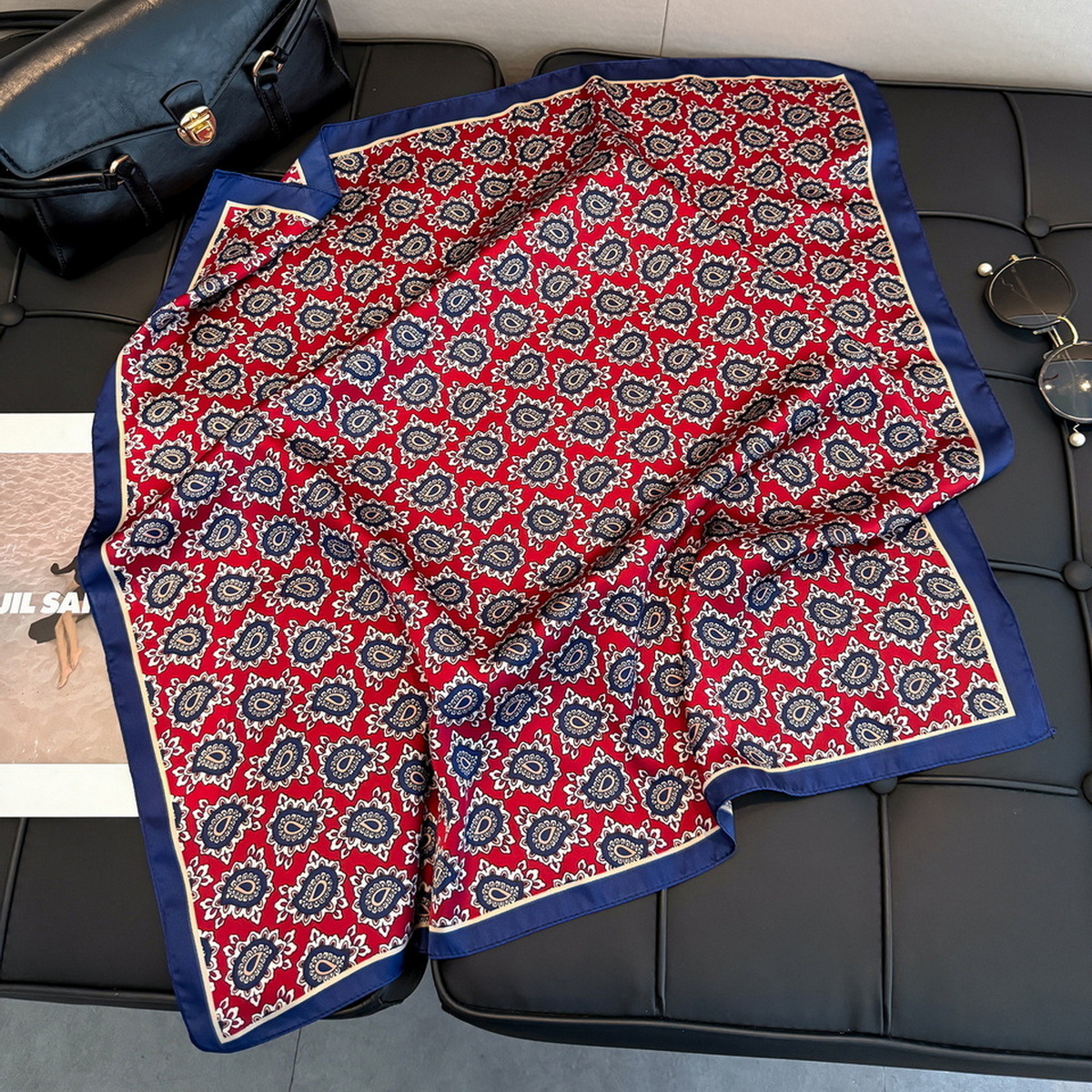 Foulard carré en satin doux imprimé de luxe 70 cm pour femme, châle, hijab, écharpe, ruban pour cheveux, bandeau, bandana tendance