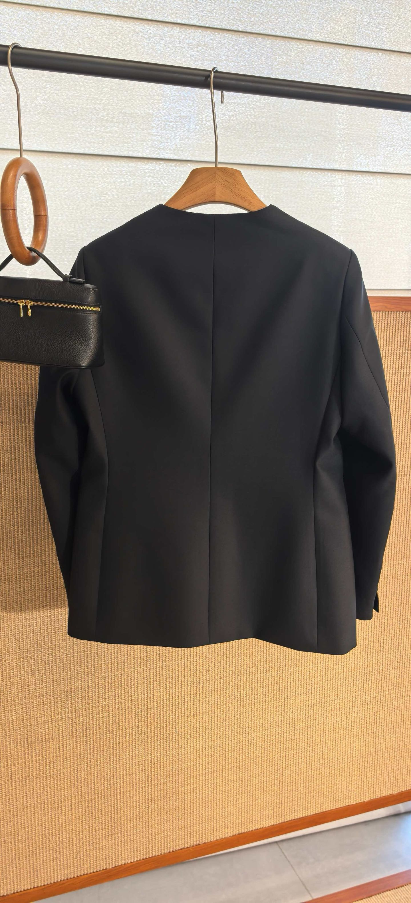 Nouveauté printemps 26 : Blazer en laine mélangée avec col en soie pour femme