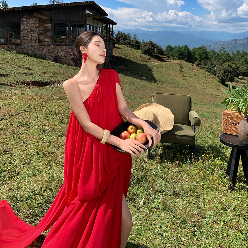 Robe élégante rouge plissée en mousseline à épaules dénudées avec traîne, style artistique vintage, longueur midi, pour mariage, vacances, tenue de plage