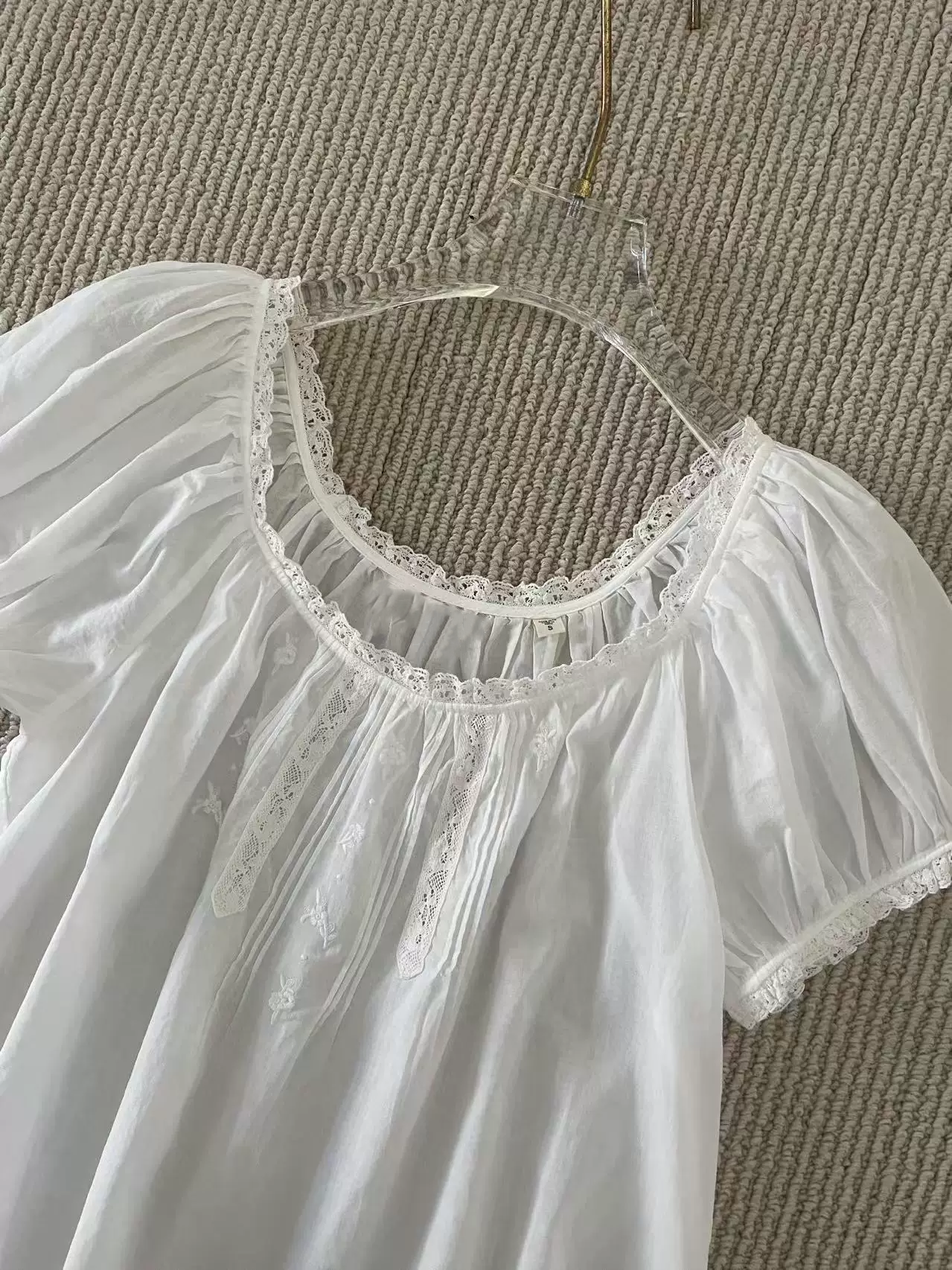 Chemisier blanc pour femme avec broderie florale, col rond, manches bouffantes, coupe ample, 100% coton