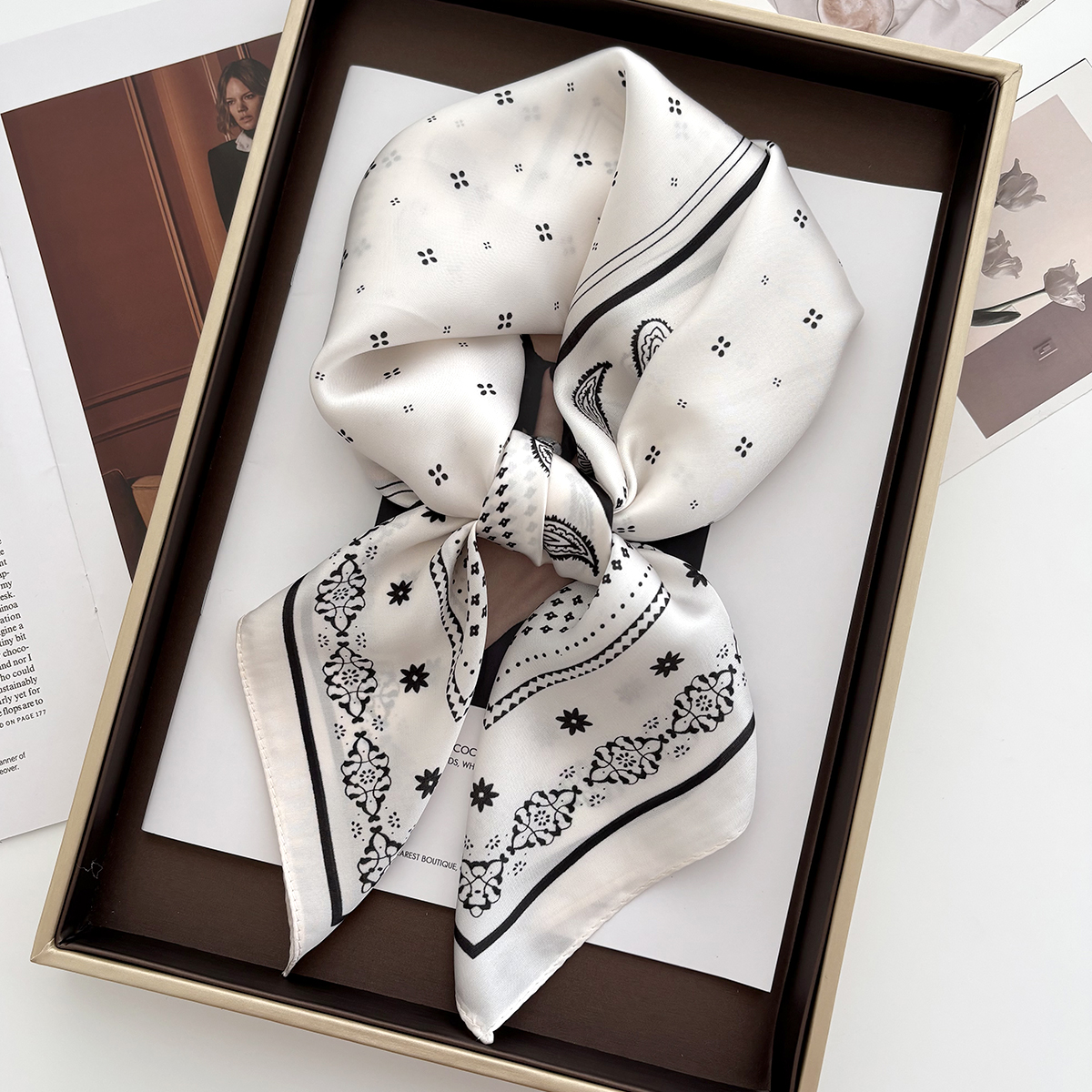 Écharpe rétro à motif cachemire pour femme, foulards carrés en soie satinée, mouchoir pour cheveux, bandana pour la tête, petit foulard de cou, hijab, châles pour femme