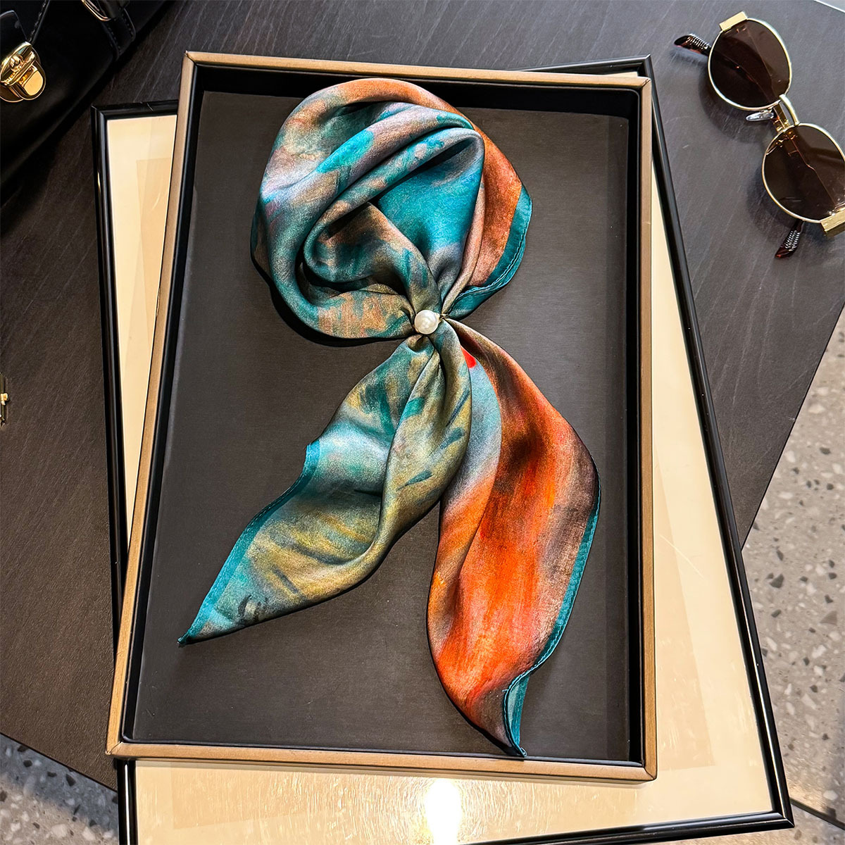 2025 luxe 100% foulard en soie de mûrier femmes peinture à l'huile impression Bandana châle dame foulard mouchoir femme enveloppe décorative