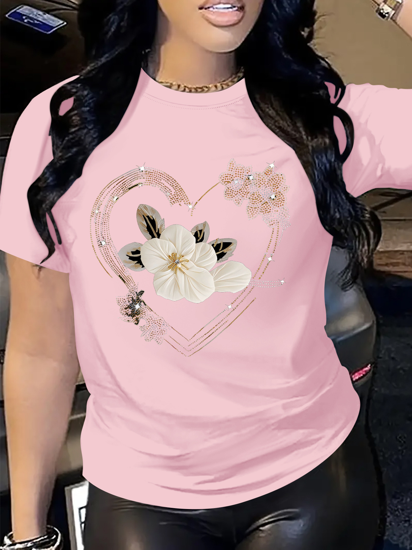 T-Shirt décontracté à manches courtes pour femmes, coupe confortable avec imprimé Floral en forme de cœur, Design Simple montrant un Style naturel et élégant