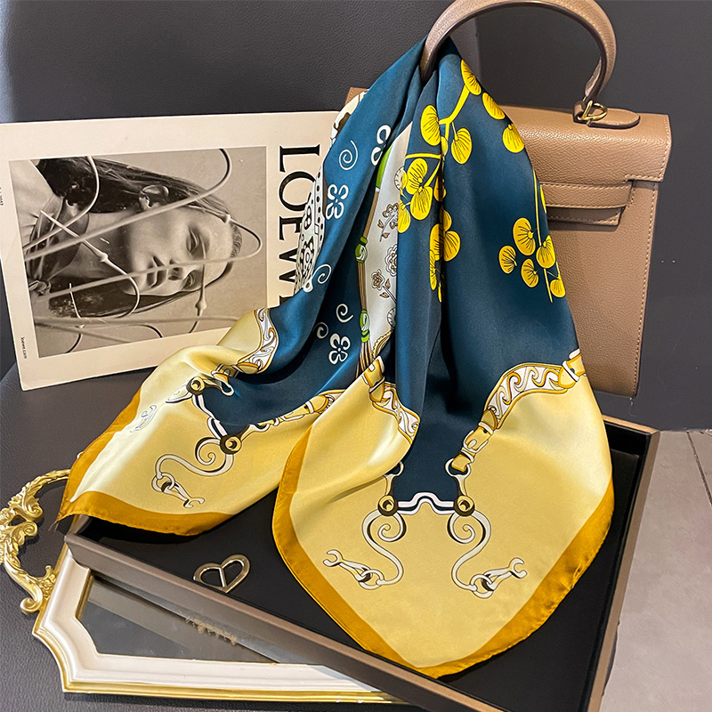 Foulard carré Design pour femmes, fleur de noix de cajou, foulard de luxe, Style populaire, foulard de plage, Hijab en soie quatre saisons, 70x70cm