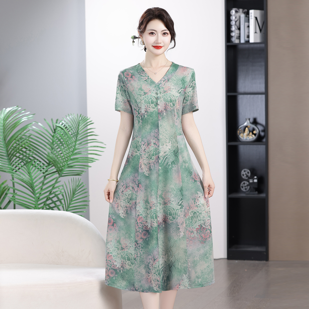 Robe midi florale pour femmes, robe trapèze à manches courtes et col en V avec poches, robe légère décontractée d'été pour le travail ou les fêtes, grande taille