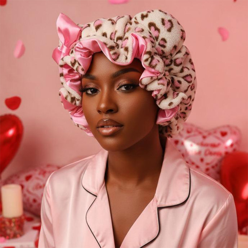 Bonnet en peluche imprimé léopard avec nœud, séchage rapide, pour la protection des cheveux et les routines de beauté nocturnes