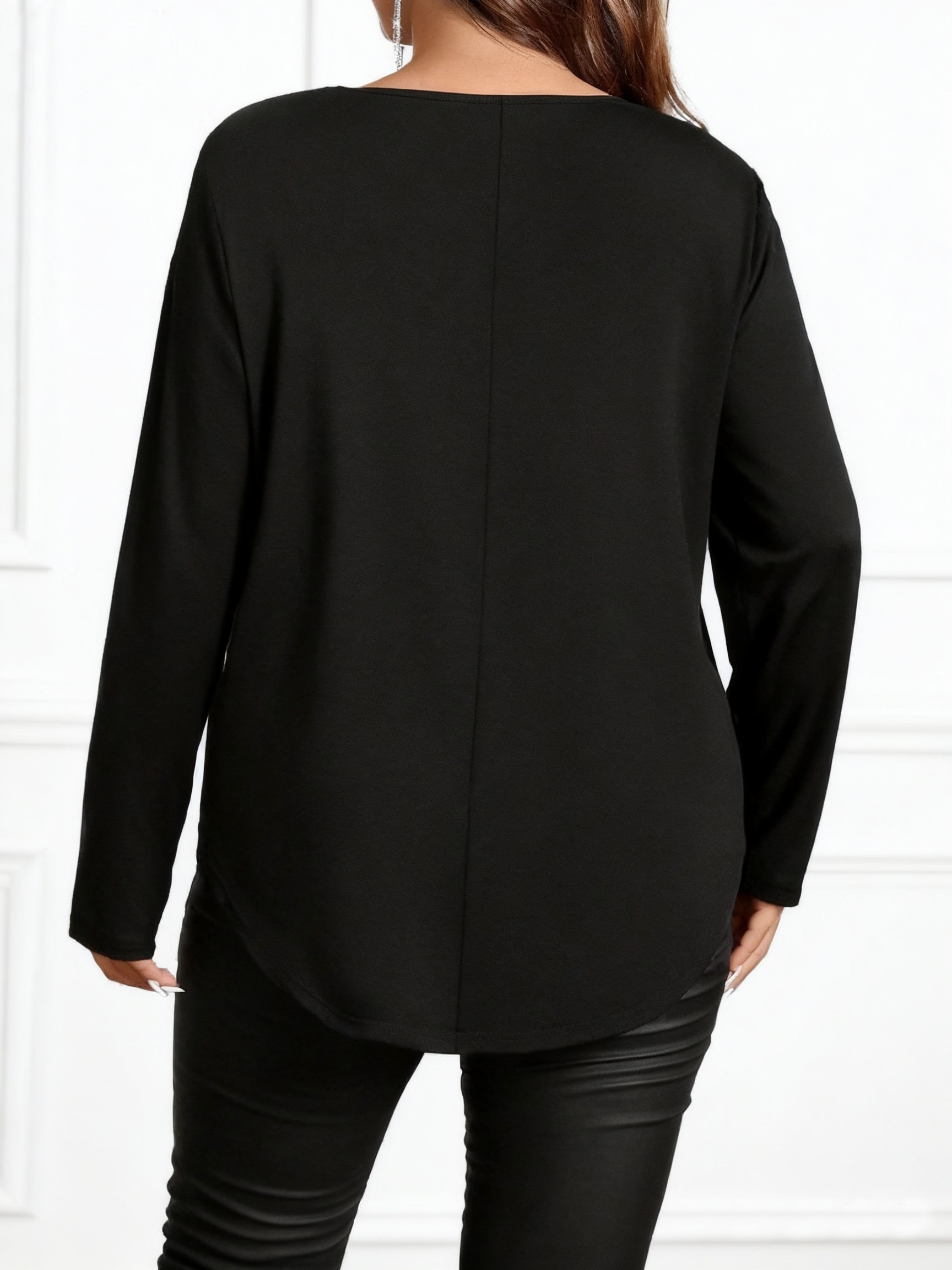 Chemise à manches longues à col en V festonné pour femmes grandes tailles, pour un style élégant et chic