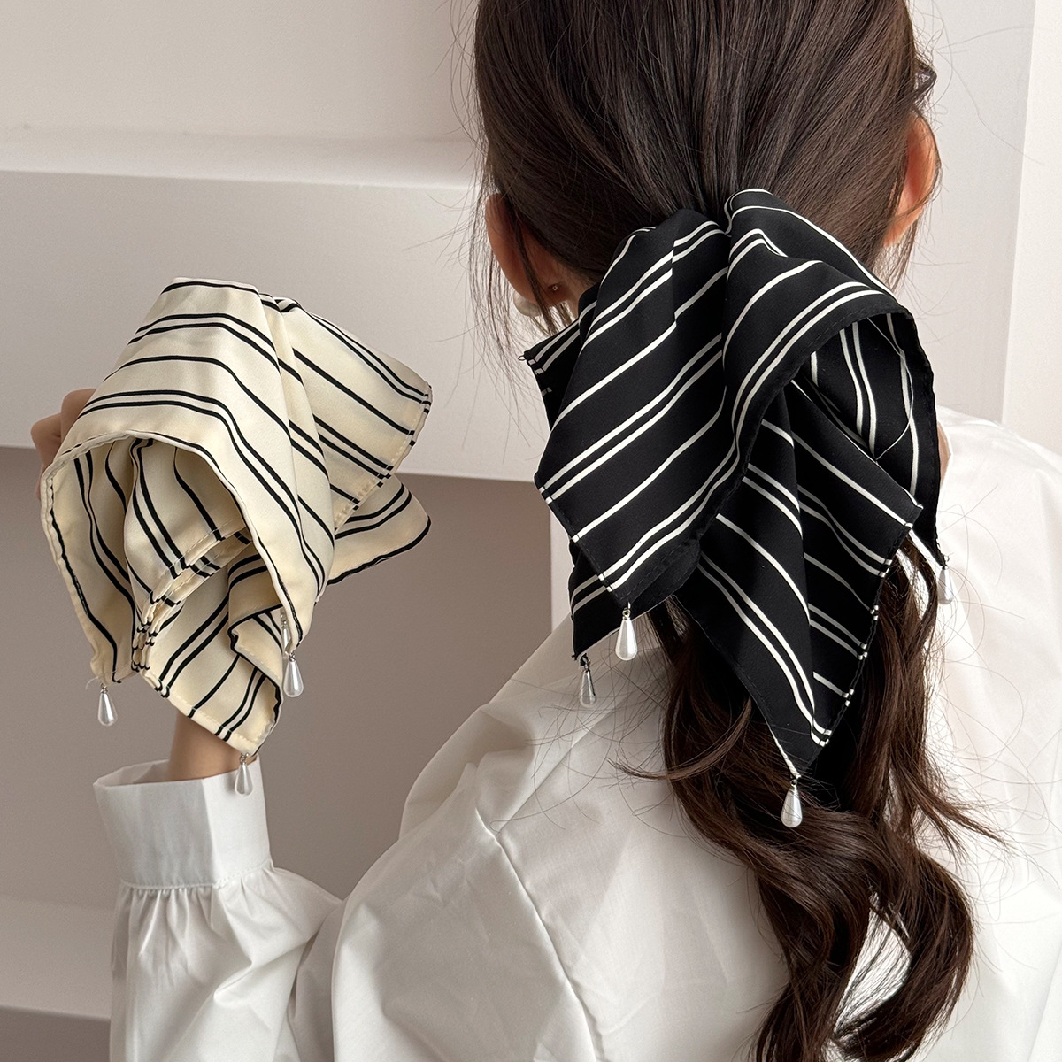 Petite pince à cheveux exquise avec un grand bandeau écharpe, foulard en soie rayé coréen, pince requin, pince à cheveux à moitié au dos, 1 pièce