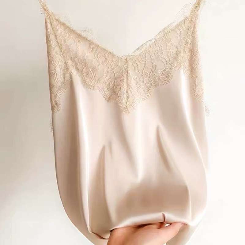 Sexy dentelle Camisole femmes soie col en v hauts été nouveau sans manches décontracté débardeurs femme mince doux Satin hauts basiques grande taille