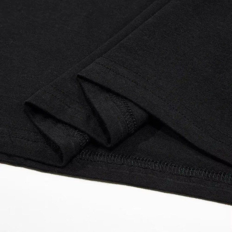 Nouveau t-shirt à manches courtes en 100% coton pur, adapté aux hommes et aux femmes. C'est un style estival, ample et décontracté.