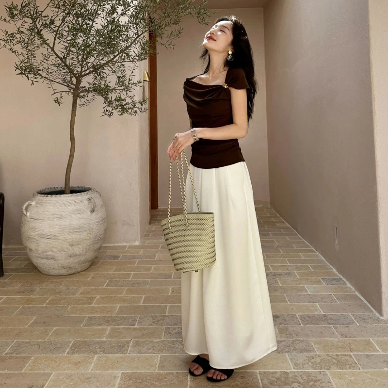 T-shirts plissés asymétriques élégants et basiques à manches courtes pour l'été, hauts sexy unis et polyvalents, vêtements féminins tendance et raffinés