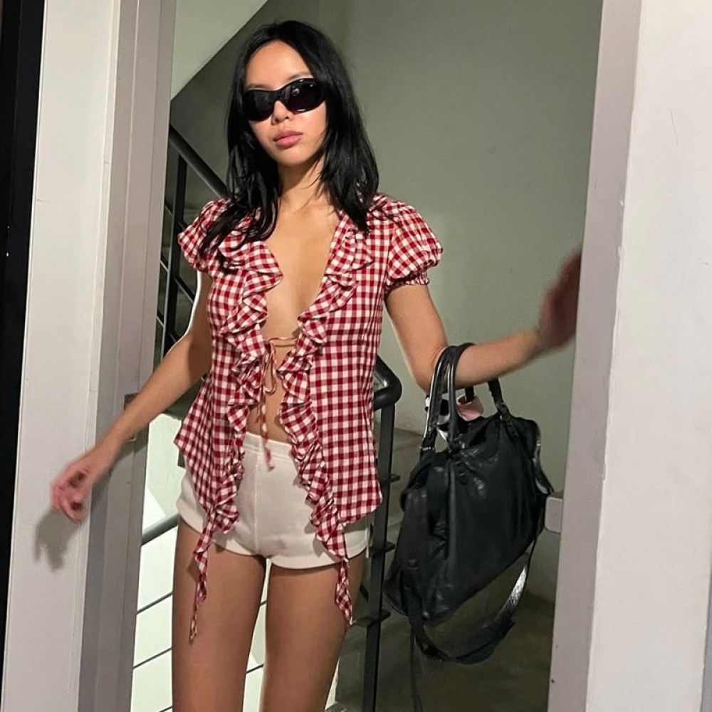 SylCue T-Shirt à carreaux rouge pour femmes, col en v, manches bouffantes, lacets, nombril exposé, rubans slim, volants, Design Y2K, Style doux, Streetwear