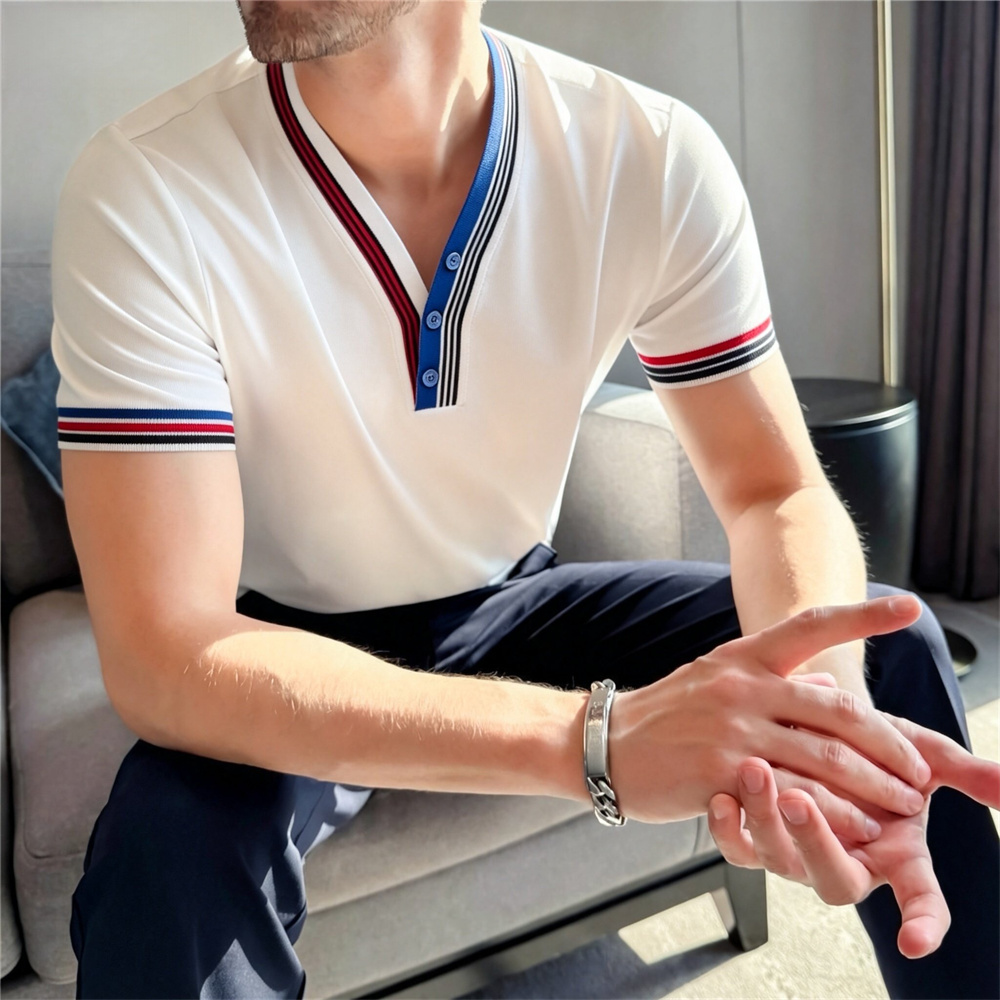 T-shirts en tricot élastique de luxe pour hommes, col en V élégant, coupe ajustée, hauts décontractés et tendance pour l'été, vêtements streetwear pour hommes