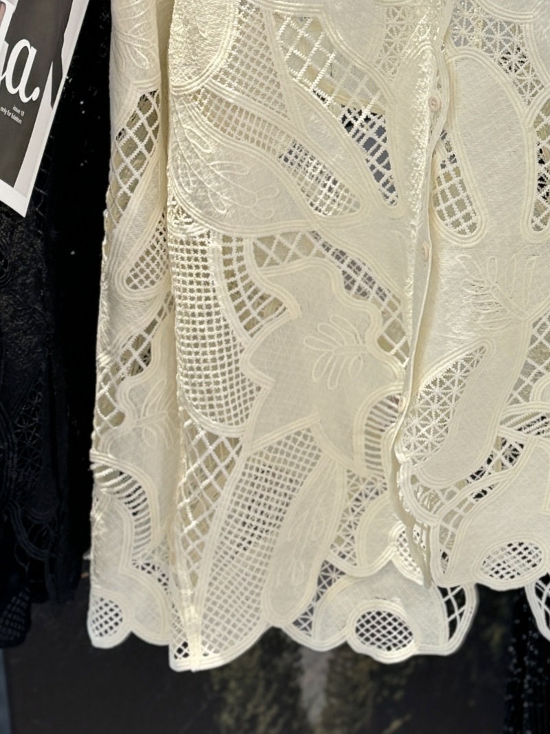 Chemise en dentelle de style français pour femme, broderie chic, simple boutonnage, combinaison évidée, manches longues élégantes, printemps, été, nouveau, Y