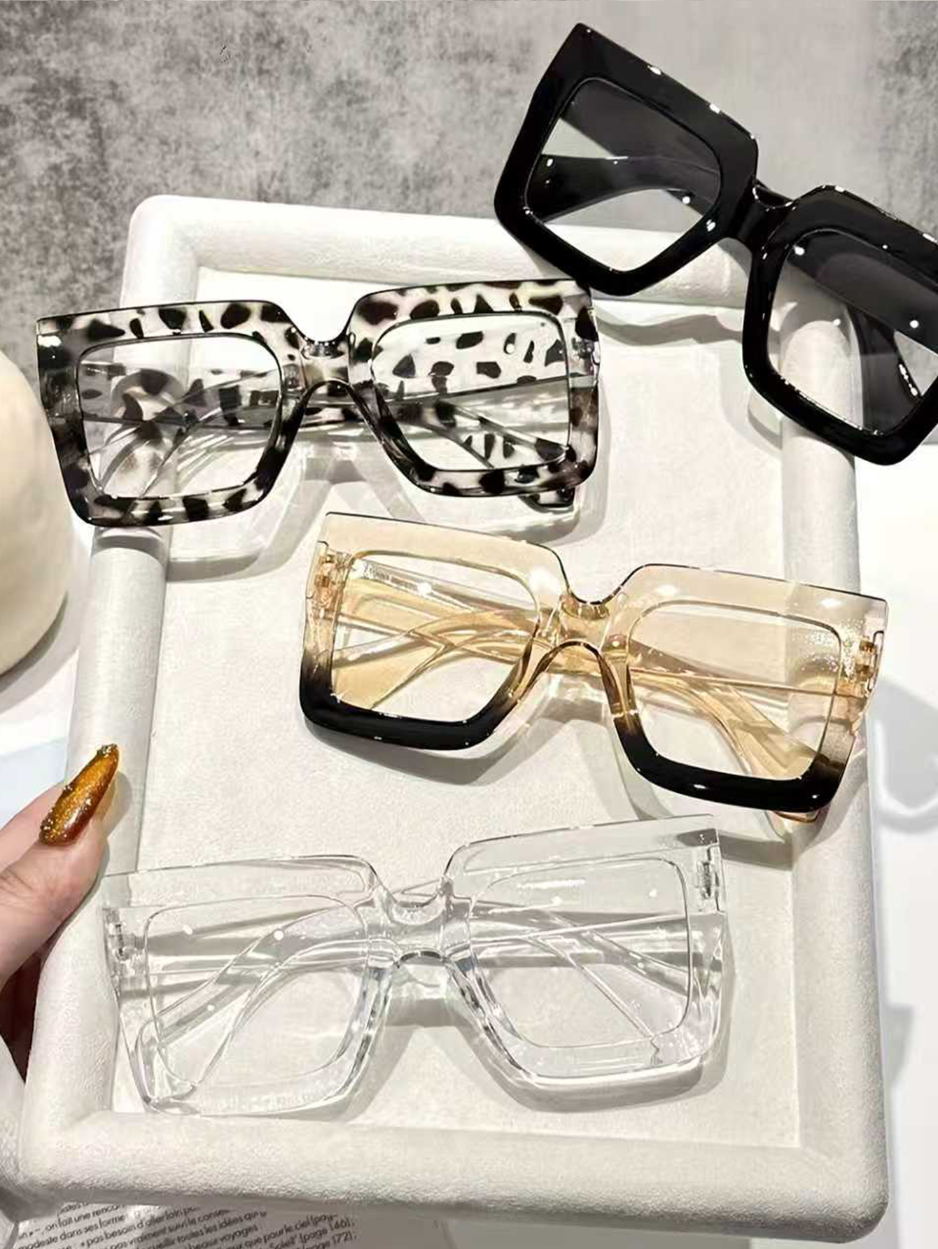 Ensemble de lunettes à monture rectangulaire surdimensionnée 4 pièces, montures multicolores avec lentilles transparentes, adapté à un usage quotidien et aux cadeaux de vacances