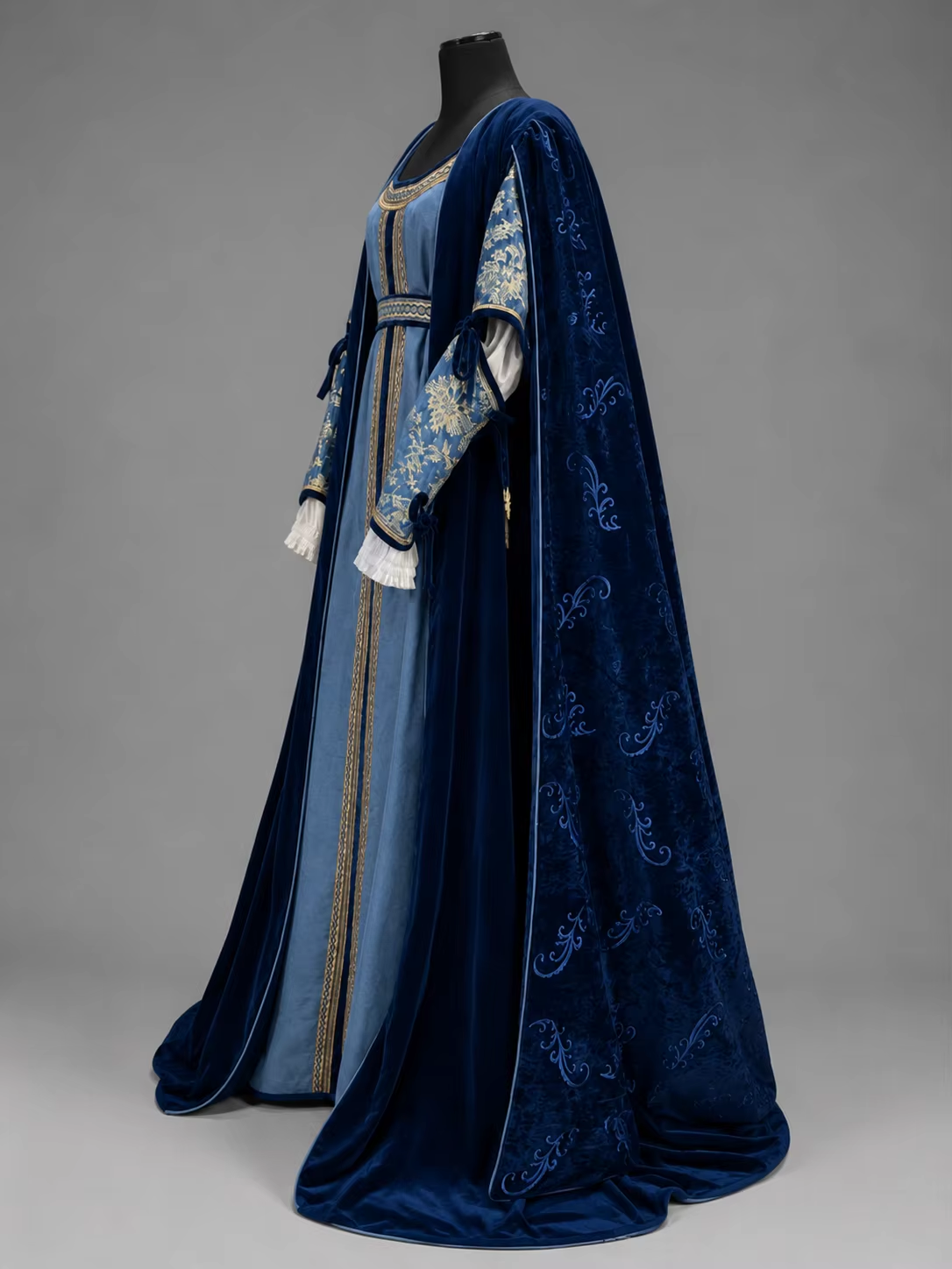 Robe de costume médiévale Renaissance Tudor pour reine noble avec cape en velours, robe de princesse gothique vintage, tenue de bal historique