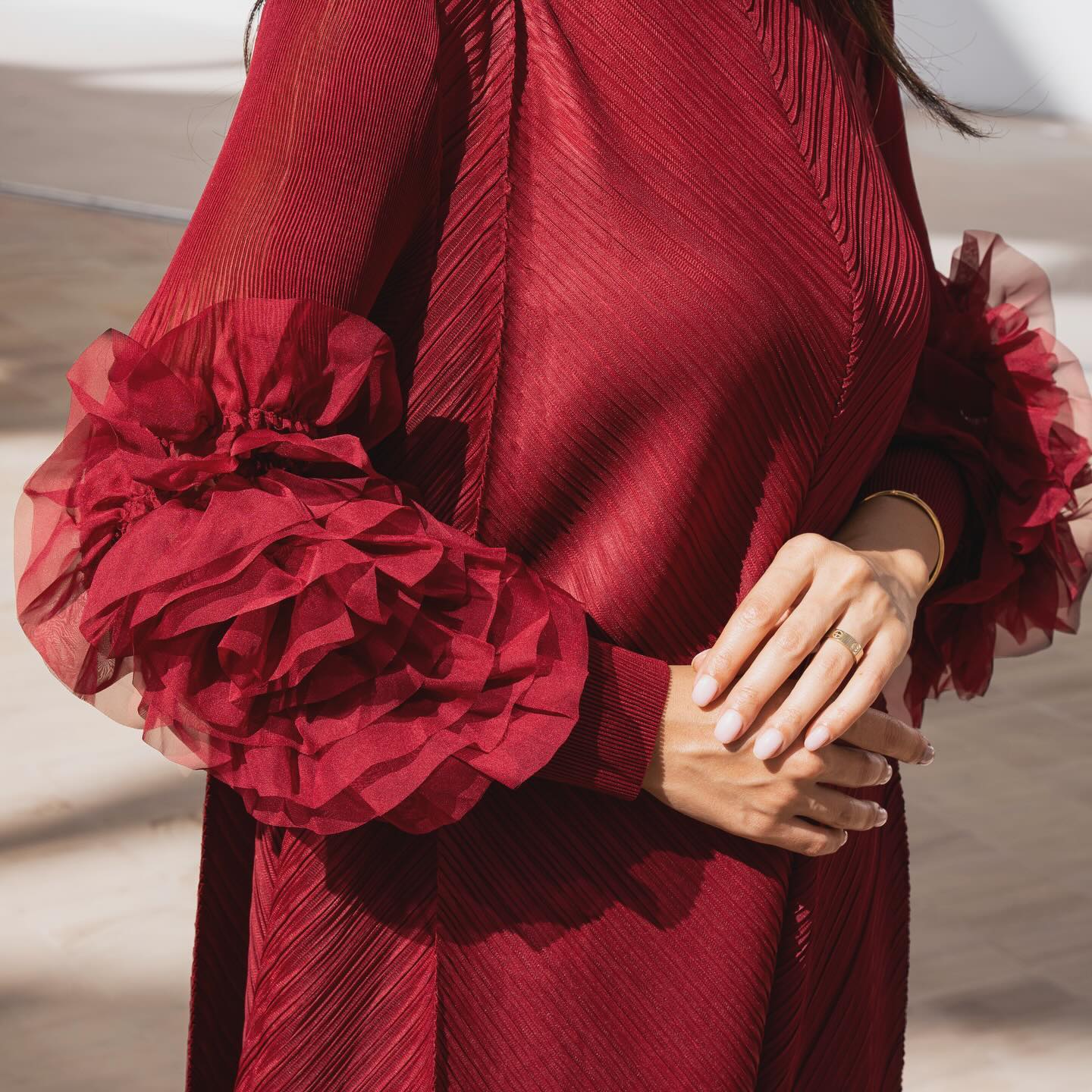 Femmes élégantes robes de soirée 2025 été nouvelle couleur unie classique à manches longues plaque fleur conception robes de bal femme