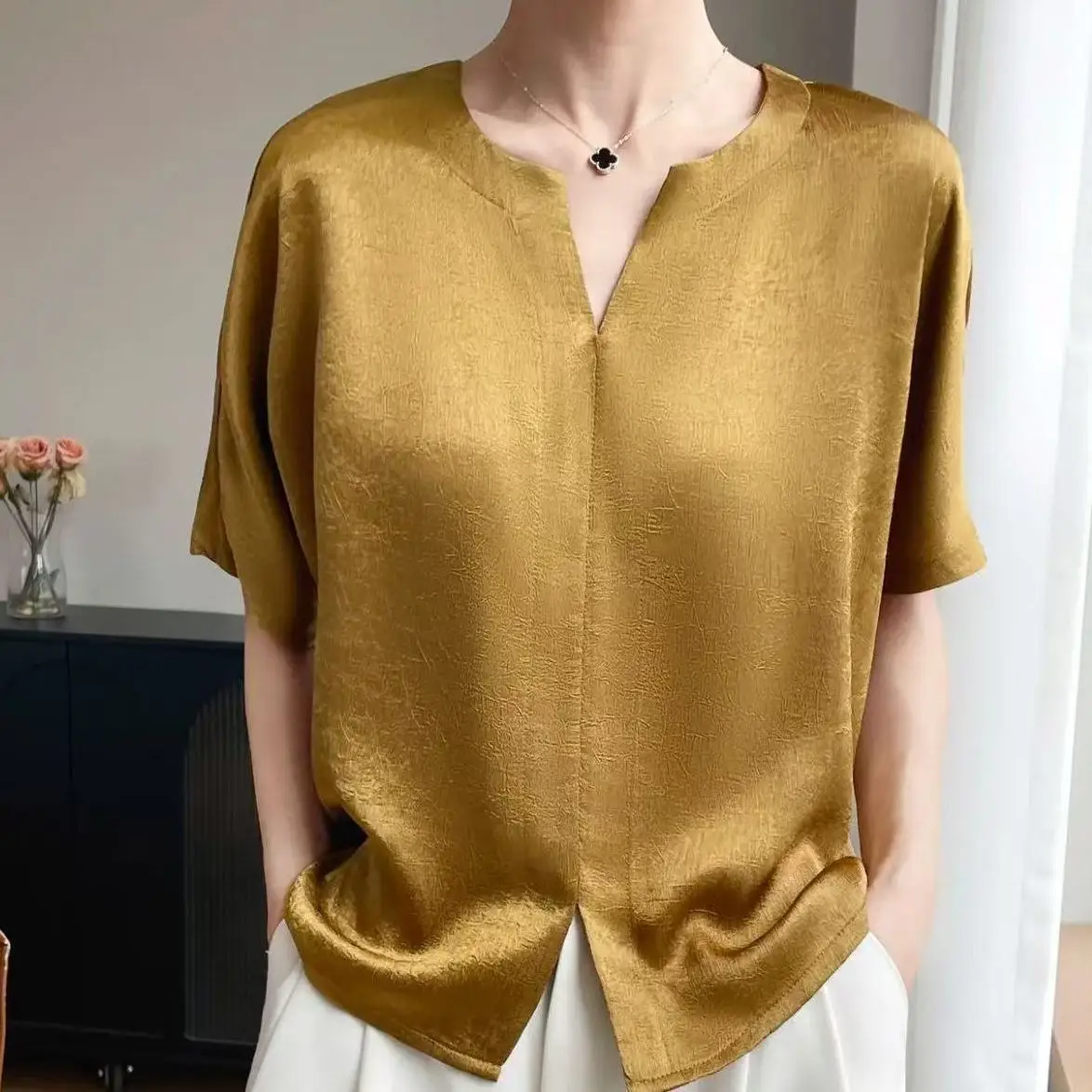 Chemise en soie col en v à manches courtes chemise en soie nouvel été couleur unie haut ample