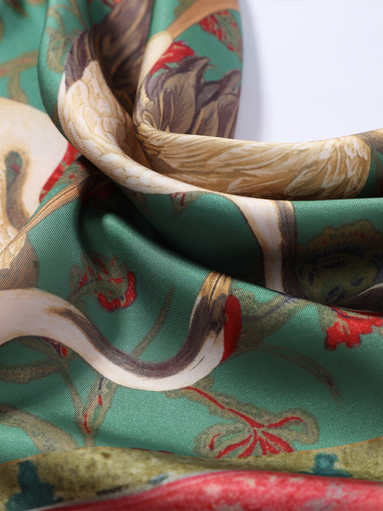Écharpe en satin à franges pour femme, motif grue verte, forme carrée, franges dorées, pour la mode féminine et la décoration intérieure, vêtements de mode, tenue de printemps